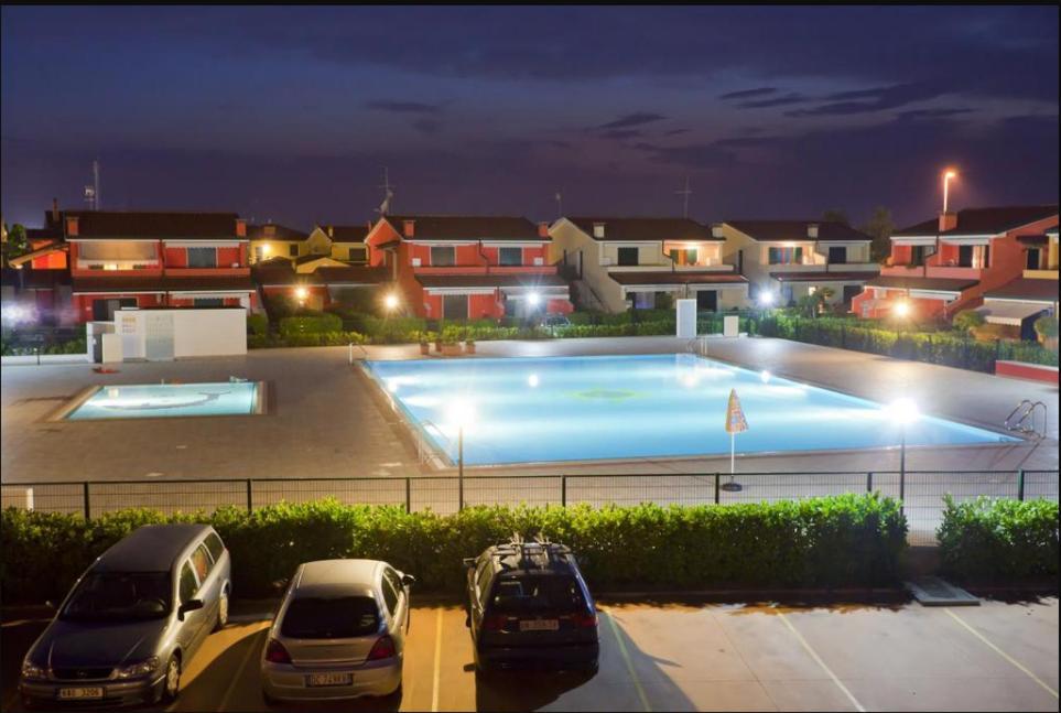 Iris 20 In Posizione Strategica, Indipendente, All'Interno Del Villaggio Dei Fiori カオルレ エクステリア 写真