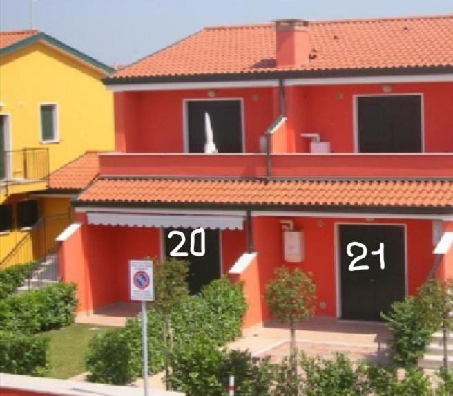 Iris 20 In Posizione Strategica, Indipendente, All'Interno Del Villaggio Dei Fiori カオルレ エクステリア 写真
