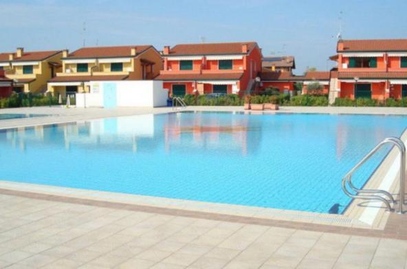 Iris 20 In Posizione Strategica, Indipendente, All'Interno Del Villaggio Dei Fiori カオルレ エクステリア 写真